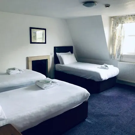 Parade Hotel Bath-3