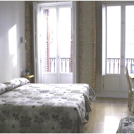 Hostal Madrid-3