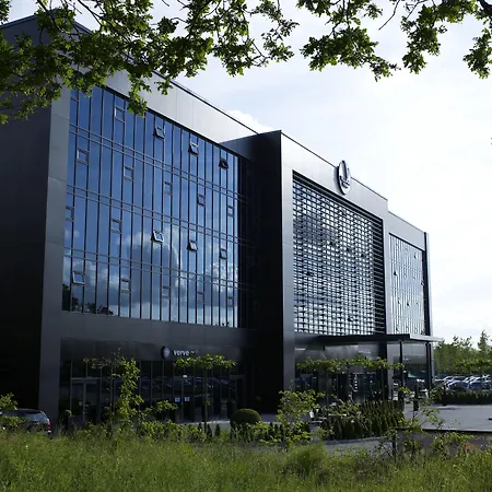 Village Hotel Farnborough-3