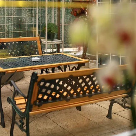 Hotel Golden City Garni-2