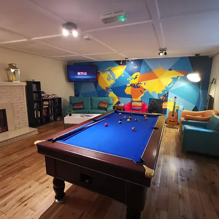 Snoozles Quay Street Tourist Hostel-3
