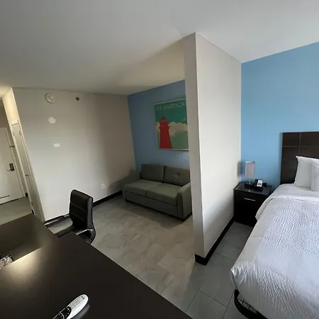 Travelodge By Wyndham Queens-3