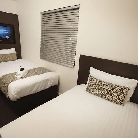 Pier 21 Riverside Apartment Hotel-2