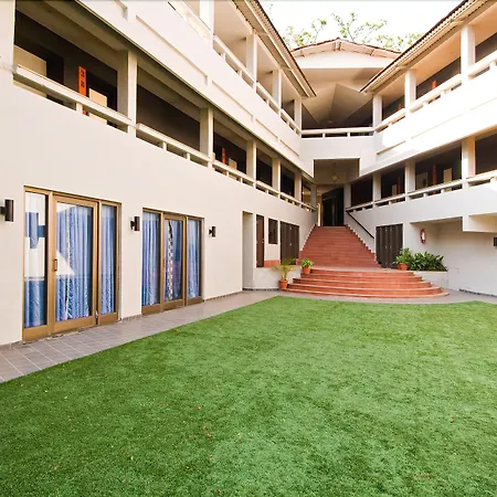 Citrus Hotel Lonavala-3