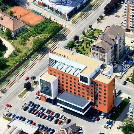 Ramada By Wyndham Oradea-3