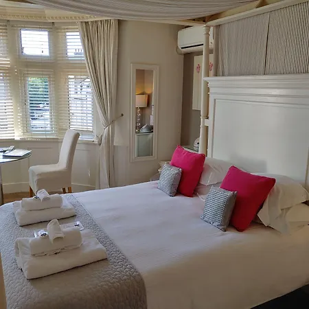 The Bath House Boutique B&B - In-Room Breakfast - Free Parking-3