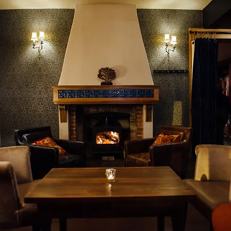 The Blue Boar, Witney, Oxfordshire - Acorn Pubs-2