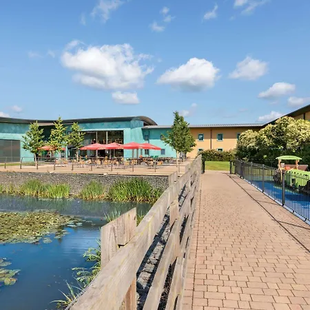 Ramada By Wyndham Cobham-3