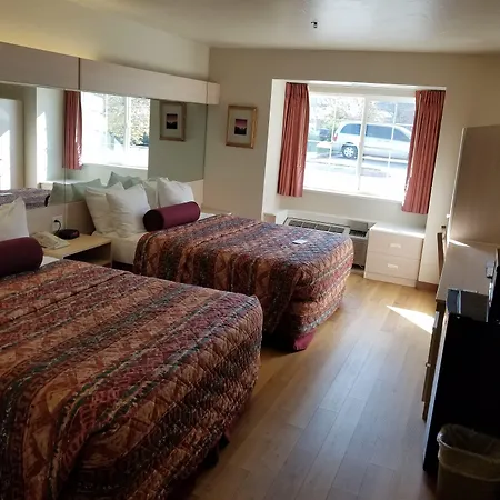 River Canyon Lodge-2