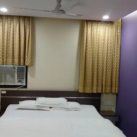 Pals Hotel-3