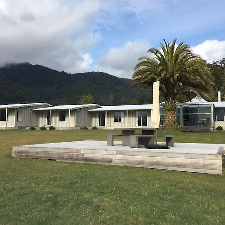 Franz Josef Oasis-3