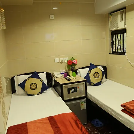 Russian Hostel-3