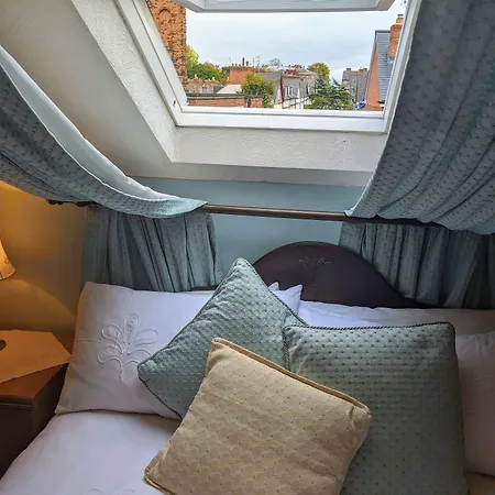 The Sycamore Guest House-3