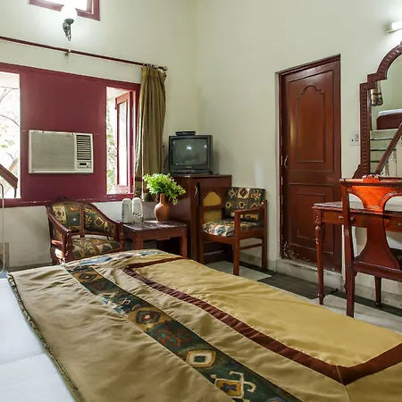 Hotel Sunshine - Karol Bagh Budget Stay At New Delhi-3