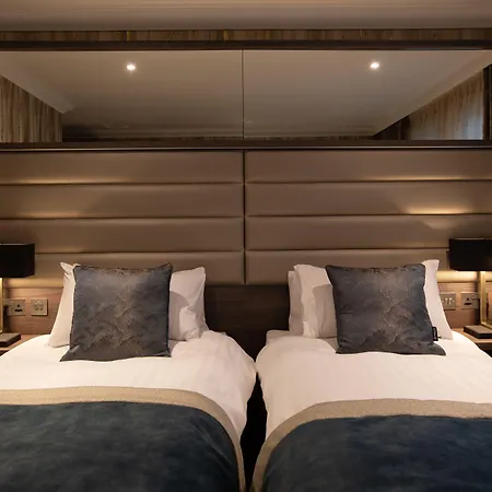 Carlton Hotel-3