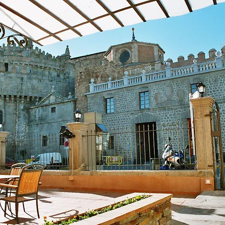 Hostal Restaurante Puerta Del Alcazar-3