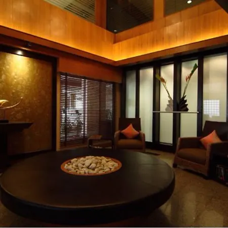 Rose Hotel-2