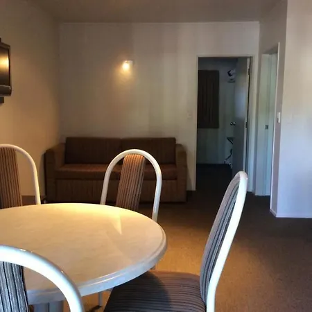Marksman Motor Inn-3