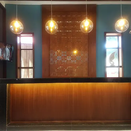 Hotel Holly-2