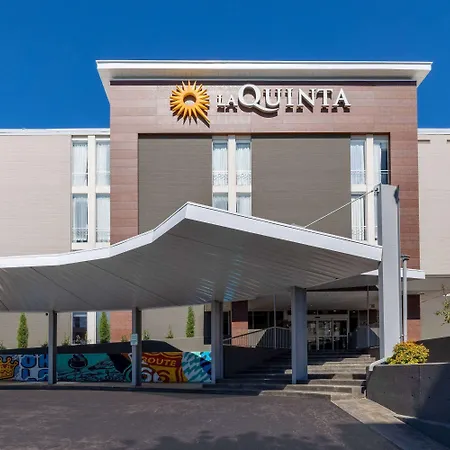 La Quinta Inn & Suites By Wyndham Tulsa Downtown - Route 66-2
