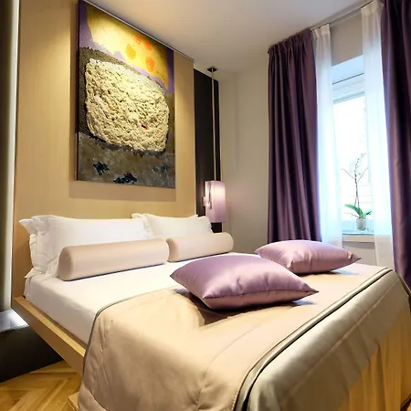 Navona Rooms-2