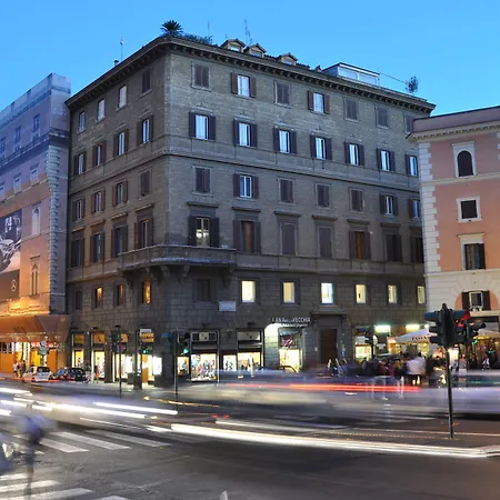 Navona Rooms-3