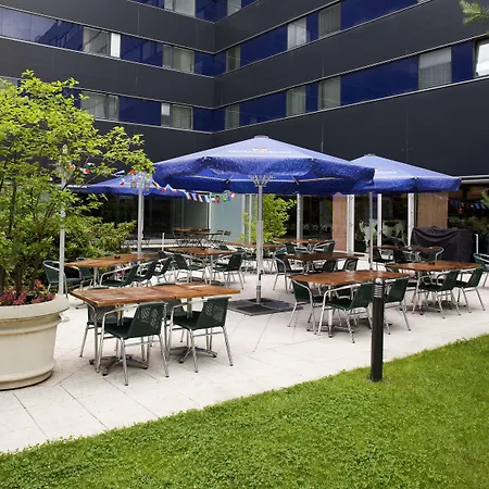Ibis Budget Zurich City West-3