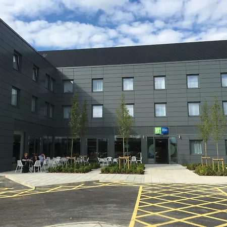 Holiday Inn Express St. Albans - M25, Jct.22-3