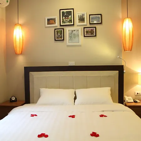 Golden Moon Suite Hotel & Travel-2