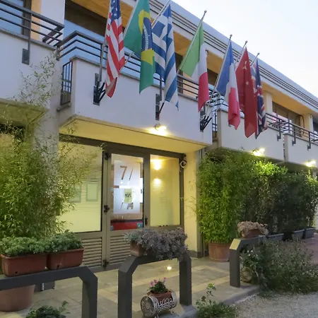 Hotel Seven Rooms-3
