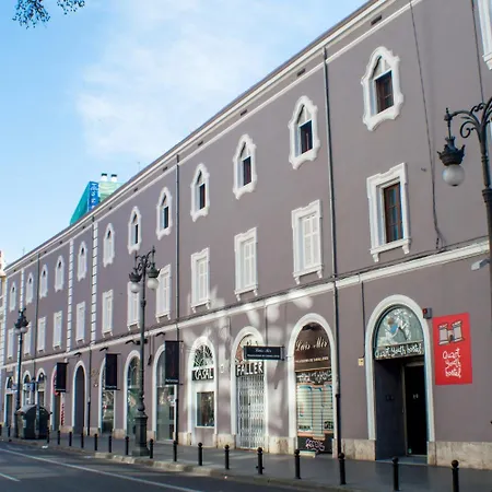 Quart Youth Hostel & Apartments-2