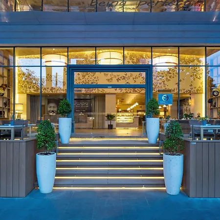Fusion Suites Saigon-3