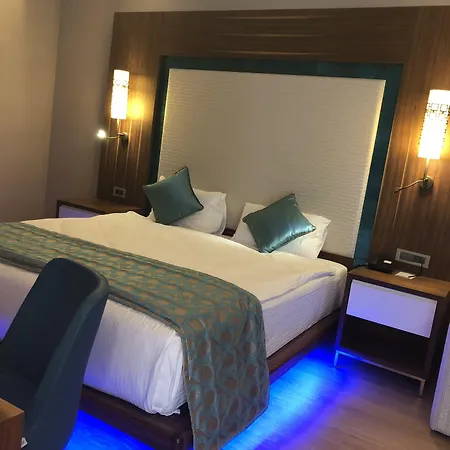 Ramada Hotel & Suites By Wyndham Kusadasi-2