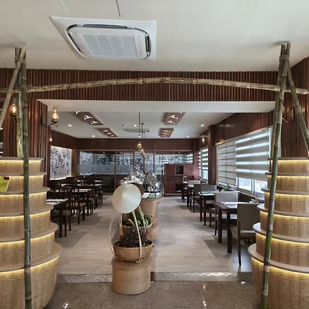 Liberty Hotel Saigon Parkview-3