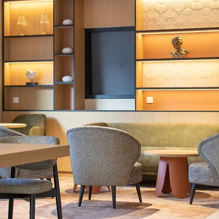 Brit Hotel Avignon Sud Le Calendal-3