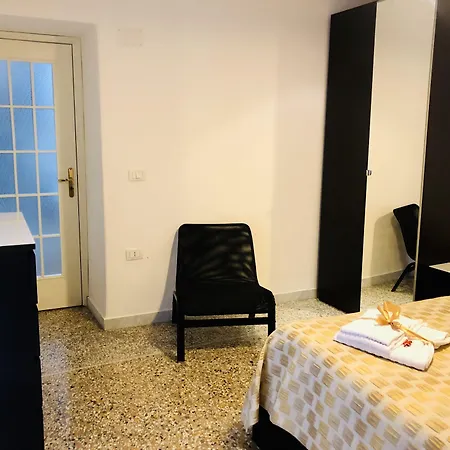 Relais Piazza Del Plebiscito B&B-3
