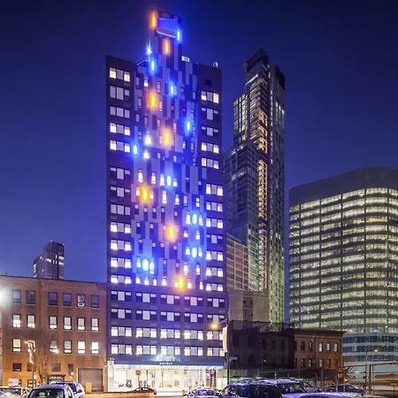 Aloft By Marriott Long Island City-Manhattan View-3