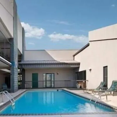 Executive Inn And Suites-3