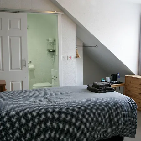 Dean Park Guest House-2