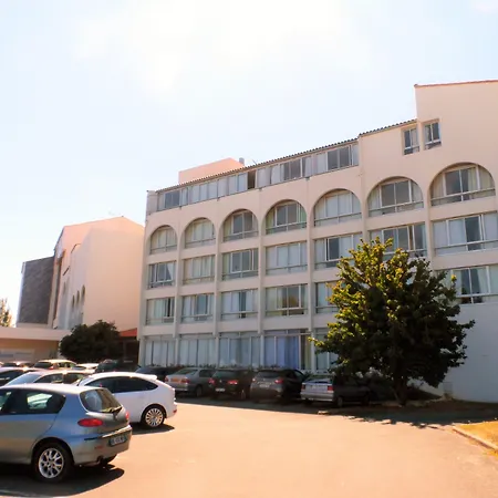Residence Avec Piscine Face Au Port 200M Plage-3
