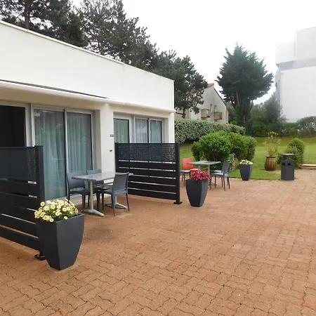 Residence Avec Piscine Face Au Port 200M Plage-2