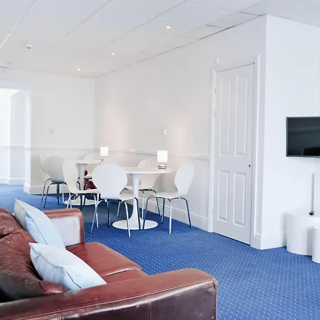 Celtic Bay Guest House-3