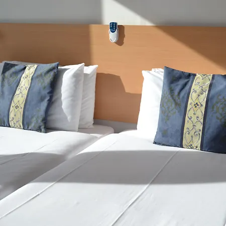 Carrington Guest House-3