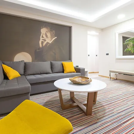 Hotel Tesla - Smart Stay Garni-3