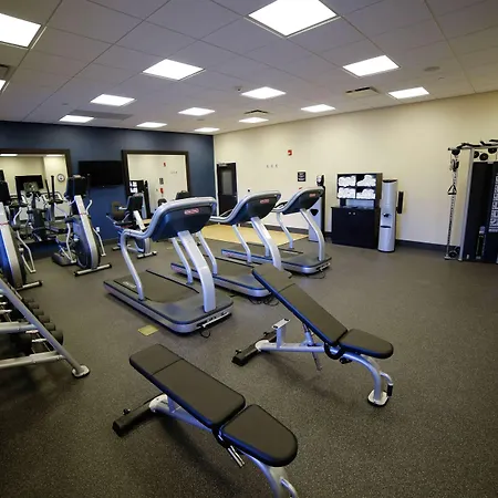 Hampton Inn & Suites Forest City-3