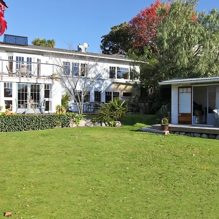 Ah House City B&B Nelson-2