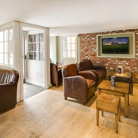 Queenshead Hotel Kelso-2