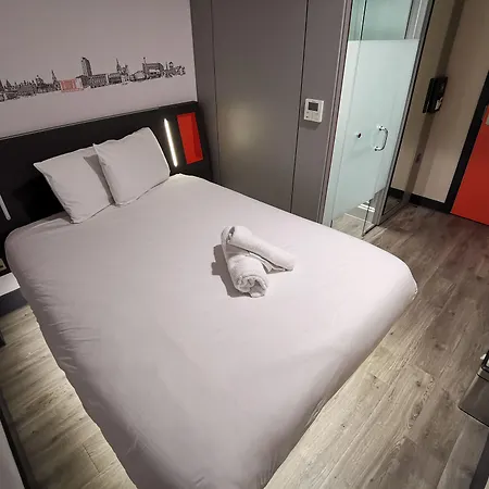 Easyhotel Sheffield-2