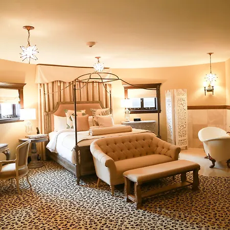 The Detroit Club-3