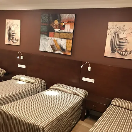 Hostal Sol Square Madrid-2